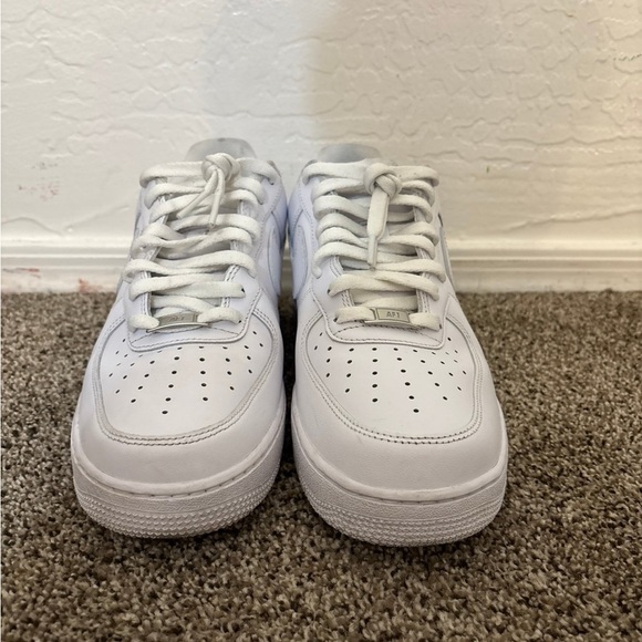 Size 10 - Air Force 1 White - Picture 7 of 12